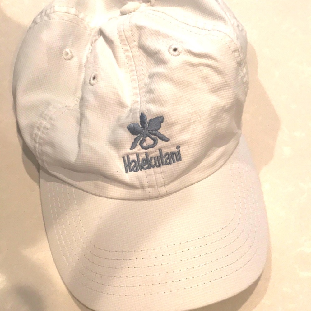 Hat Halekulani